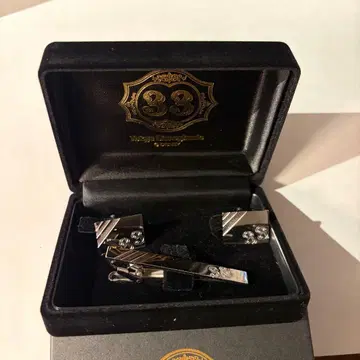 [ 미사용 새상품 ] 도쿄 디즈니랜드 CLUB 33 넥타이핀 세트