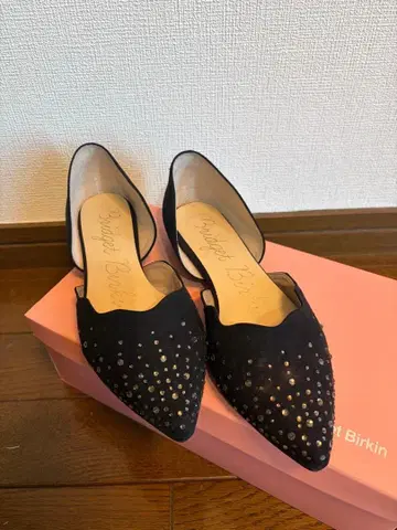 블랙 스웨이드 스터드 펌프스