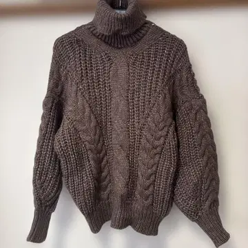 [ BouJeloud ] 브라운 케이블 짜임 터틀넥 스웨터
