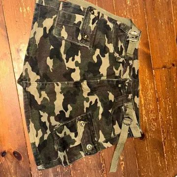 카모 패턴 타이트 스커트 벨트 포함