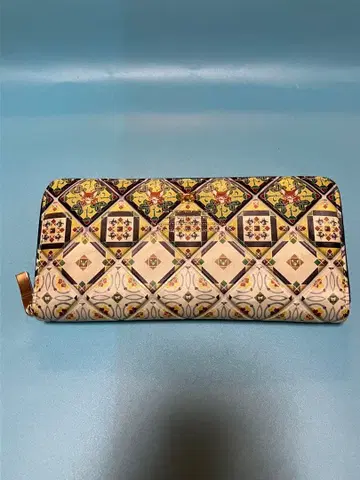 와치필드 베베다얀 마조리카 타일 장지갑