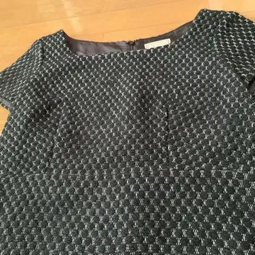 [기간 한정 가격 인하] 시빌라 가을/겨울 반팔 원피스 블랙/화이트