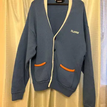 XLARGE 버튼 달린 가디건 파랑