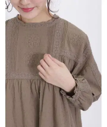 sm2 레이스와 자수의 도비 원피스 모카 사만사 모스모스