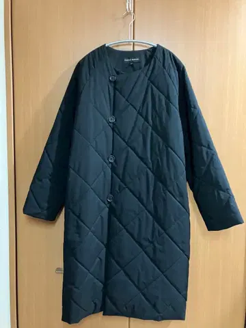 [ TRAVAIL MANUEL ] 퀼팅 롱 코트 블랙