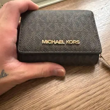 MICHAEL KORS 브라운 3단 폴더형 지갑