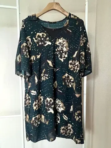 꽃무늬 반팔 원피스 사이즈 2