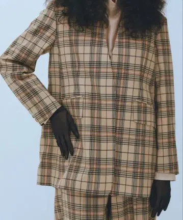 Uterque 베이지 계열 체크 테일러드 자켓