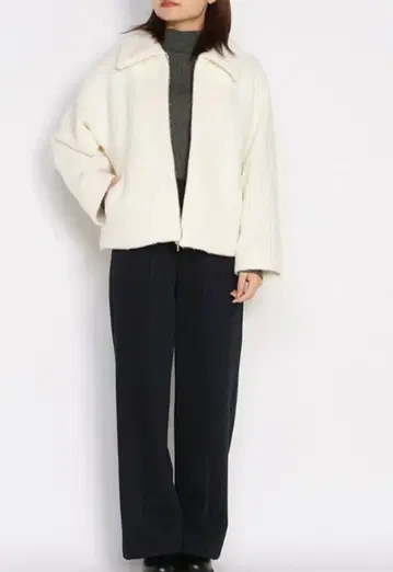 [ 새상품 ] KEYUCA 부클레 지퍼 숏코트