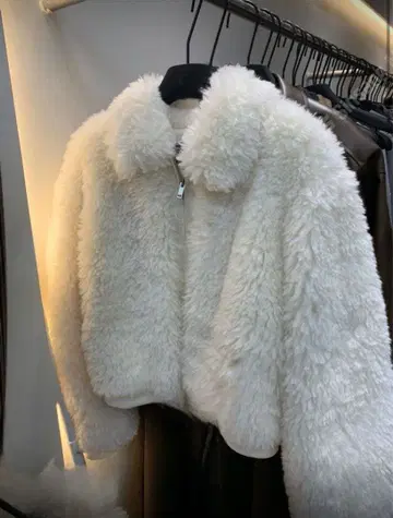 화이트 퍼 자켓 화이트