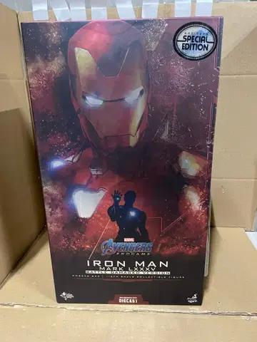 핫토이즈 피규어 아이언맨 마크 85 (배틀 데미지 버전)