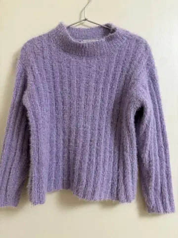라벤더 몰 편직 하이넥 니트