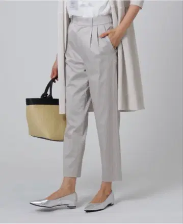 UNTITLED 라이트 그레이 슬랙스 사이즈 0