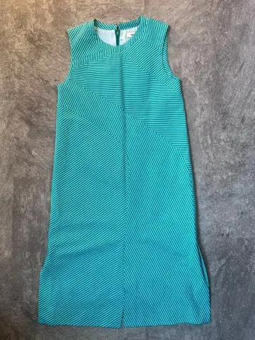 타로 호리우치 스트라이프 슬리브리스 드레스