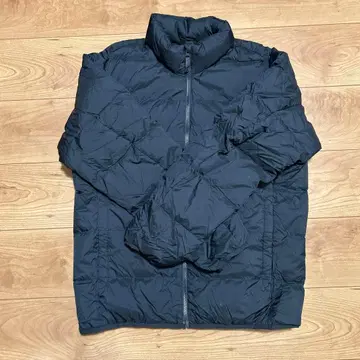 [ 새상품급 ] ULTRA LIGHT DOWN 네이비 다운 자켓