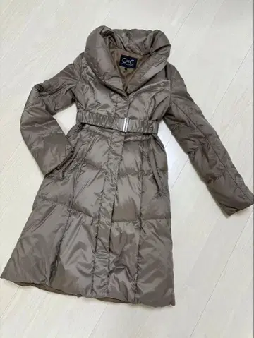 C de C 후드 부착 브라운 다운 자켓