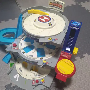 DX 토미카 파킹 엘리베이터 포함