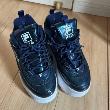 FILA 네이비 에나멜 통굽 스니커즈 23.5cm