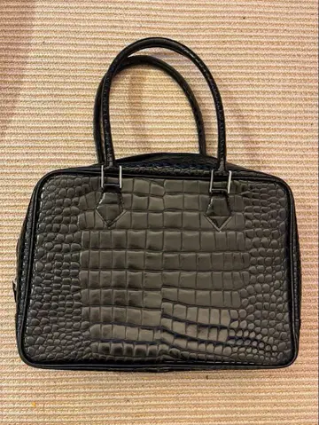 크로커다일 패턴 블랙 가죽 백