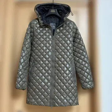 TATRAS 하자품 파격 퀼팅 다운 자켓 38