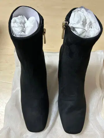 블랙 스웨이드 부츠