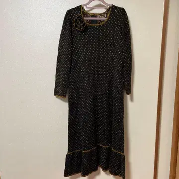 사이토 토요코 블랙 앤 골드 도트 원피스