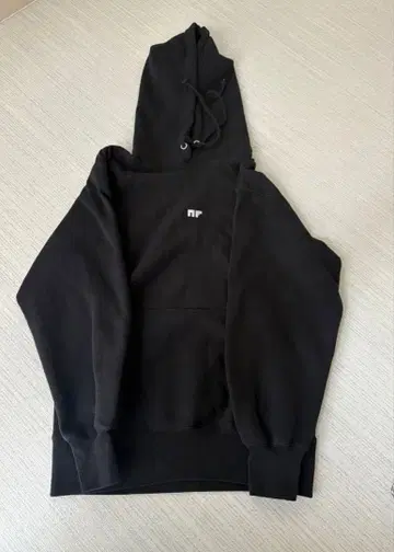 사카낙션 NF 후드티