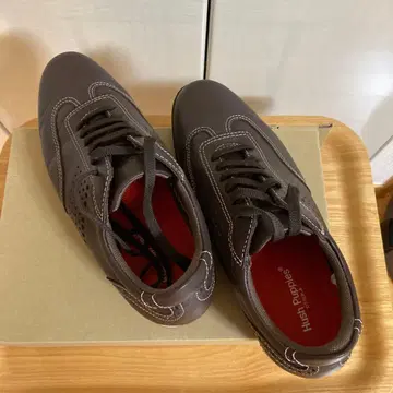 Hush Puppies 브라운 스니커즈