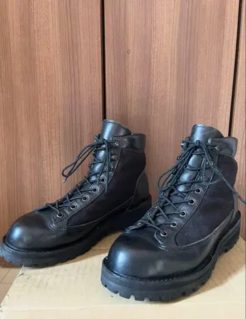 [ 새상품급 ] 대너 라이트 블랙 택 US 7.5