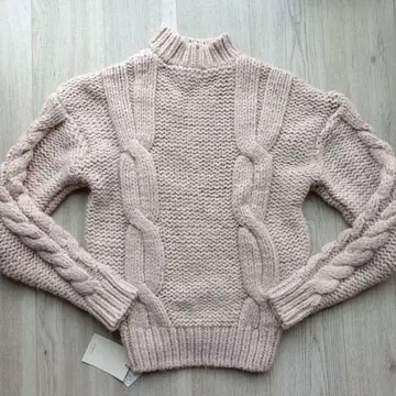 라이트 핑크 케이블 니트 터틀넥