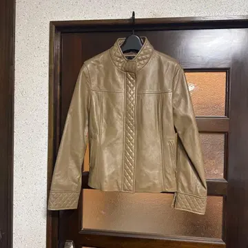 CASTITA 겉옷 양가죽