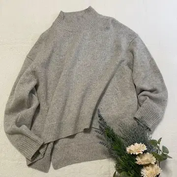 새상품급 [그린 라벨 릴랙싱] 울 100% 슬릿 하이넥 니트