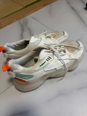 통굽 메쉬 스니커즈 화이트