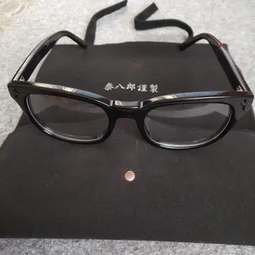 태팔랑금제 블랙 오벌 안경