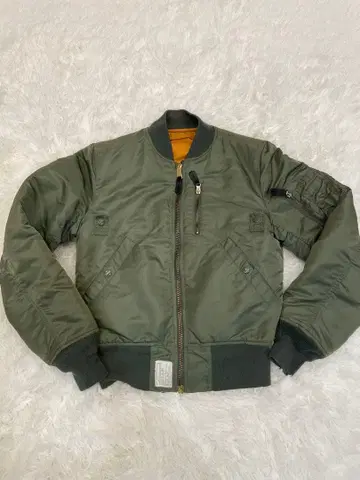 ALPHA INDUSTRIES MA-1 스타일 자켓 올리브 그린