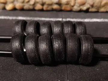 1/24 아오시마 18인치 텐션 타이어