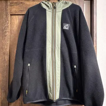 New Balance 플리스 자켓 블랙 그린