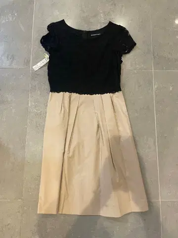 스트로베리 필드 포멀 드레스