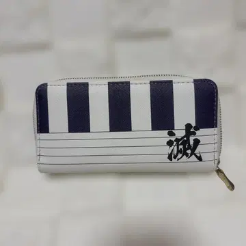 스트라이프 디자인 장지갑