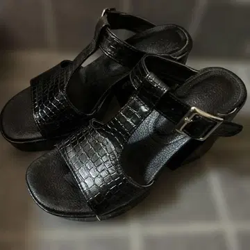 MOUSSY 하이힐 샌들