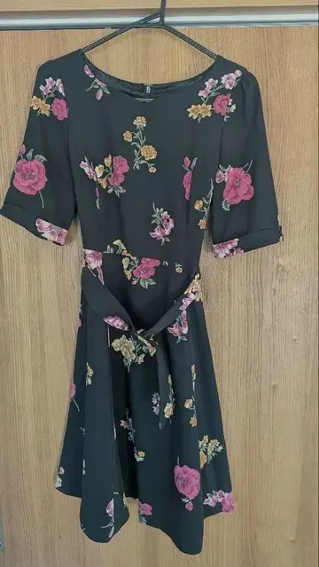 [ MISCH MASCH ] 반팔 A라인 원피스 꽃무늬 블랙