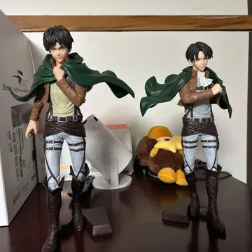 리바이 엘렌 피규어 2체 세트