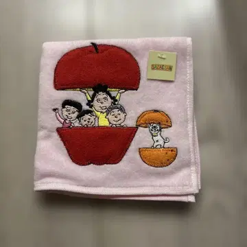 하세가와 마치코 미술관 손수건 자수 사자에상 핑크