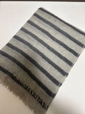 컨디션 최상 띠어리 캐시미어 100% 대형 스톨 머플러