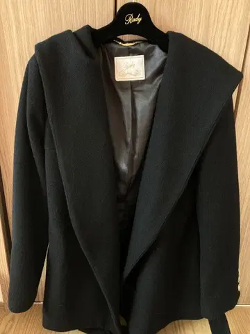 Rady 후드 부착 블랙 자켓