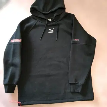 PUMA 블랙 후드 부착 후드티 (남녀 공용)