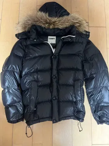CAMP7 블랙 다운 자켓