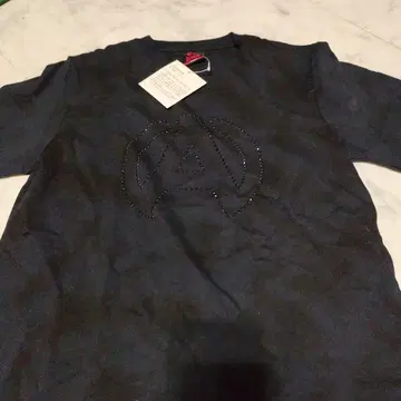 B,z 스톤 장식 블랙 T셔츠