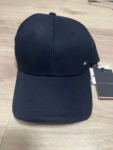 TOMMY HILFIGER 네이비 야구 모자