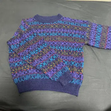 네이비 멀티 컬러 기하학 패턴 니트 스웨터